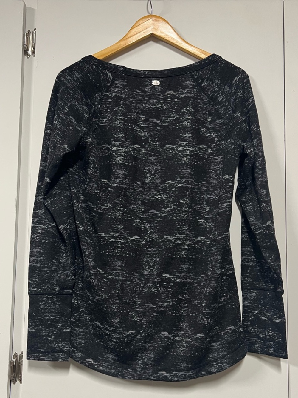 Athleta Black Heathered Scoop-Neck Long Sleeve Top - Picture 4 of 9